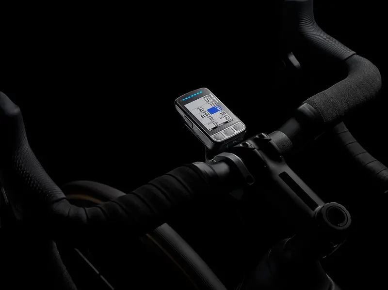 V2 GPS Cycling Computer – Black Bike Tracker with Turn-by-Turn Navigation, Real-Time Metrics, and Smartphone Integration